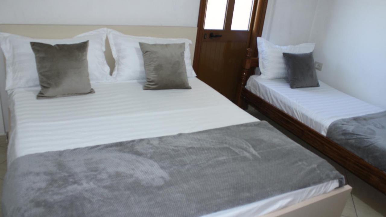 Deni'S Family Apartment In New Blvd ติรานา ภายนอก รูปภาพ