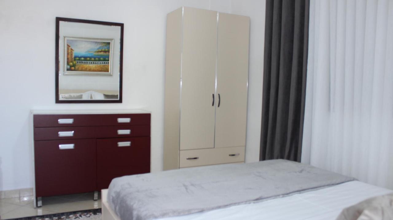 Deni'S Family Apartment In New Blvd ติรานา ภายนอก รูปภาพ