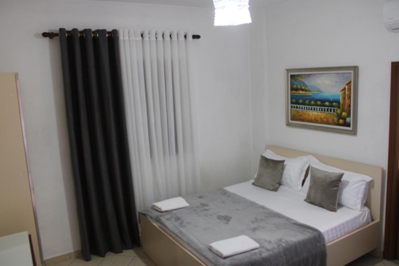 Deni'S Family Apartment In New Blvd ติรานา ภายนอก รูปภาพ