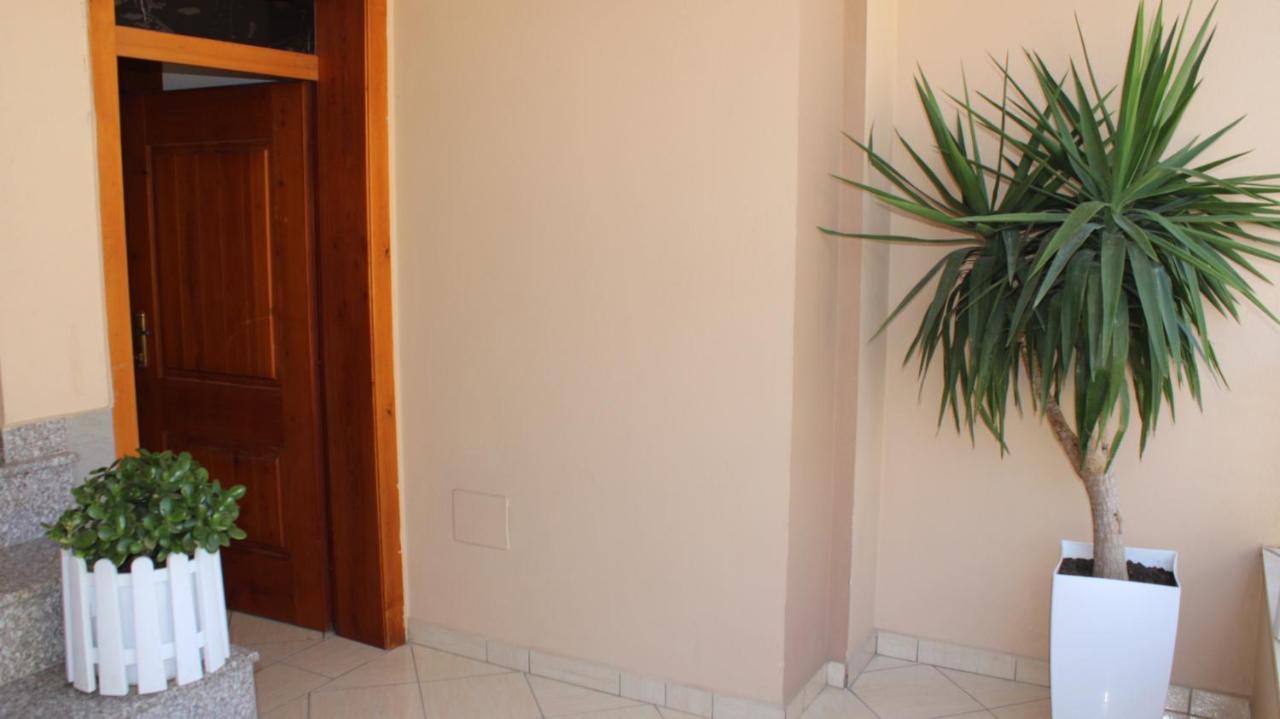 Deni'S Family Apartment In New Blvd ติรานา ภายนอก รูปภาพ